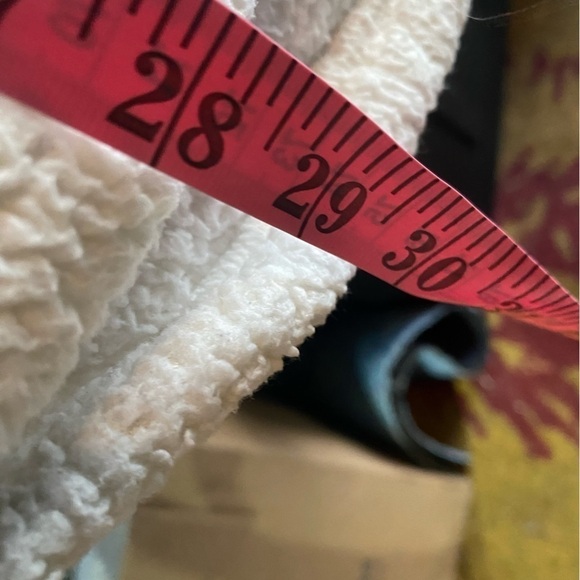 Pac Sun Unisex Faux Fur White Shacket I Size: M/L - Picture 11 of 14